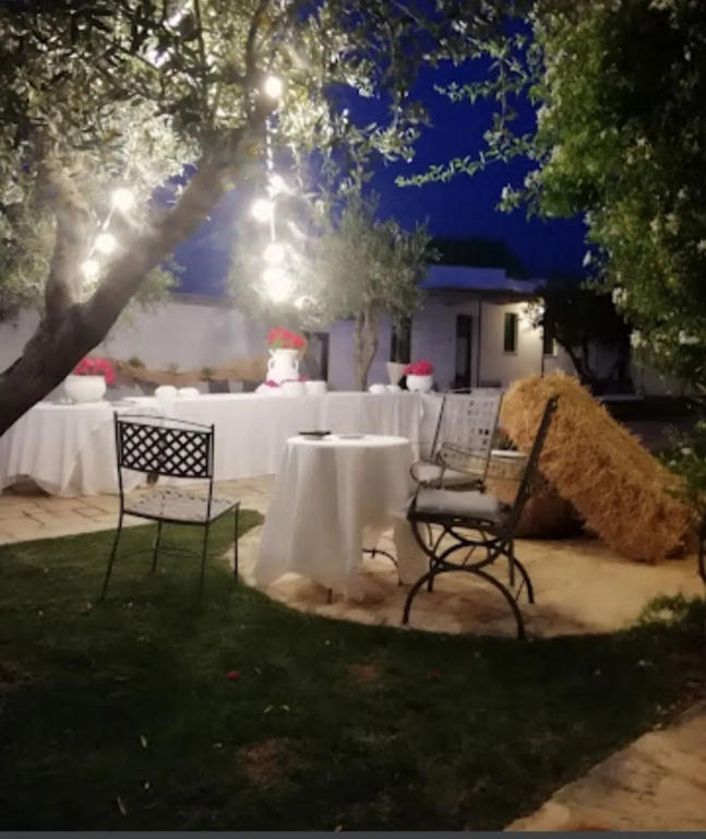 Elegant Double Room in Ancient Masseria Near the sea in a Quiet Olive Trees