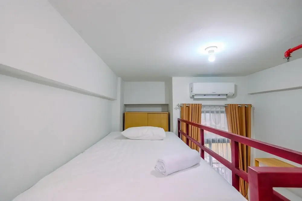 Minimalist And Homey Studio At Dave Apartment