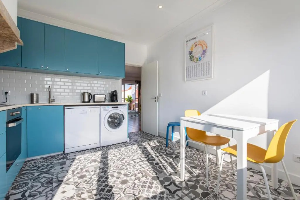LovelyStay - Sunny 1BDR Apartment W/Terrace