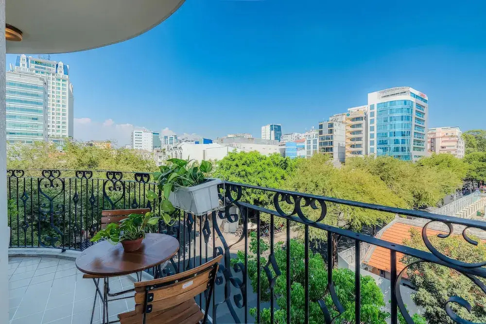 Emerald Pavillon Suites Saigon
