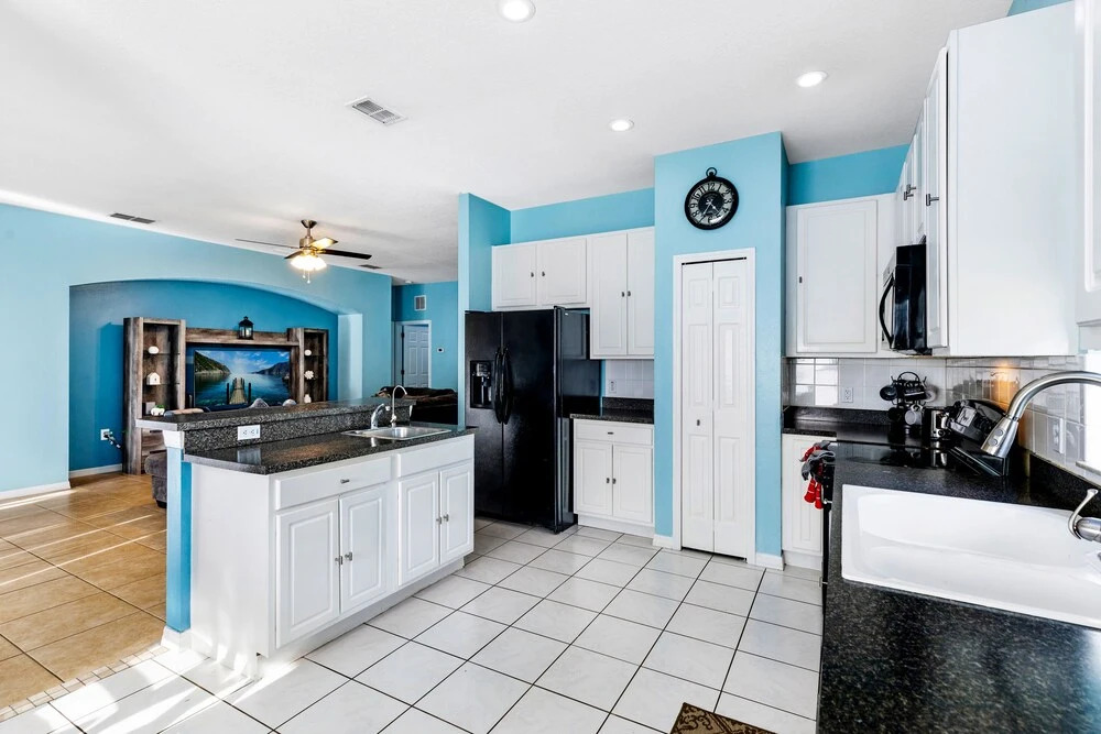 Sunny Private Pool with Nature View to Rear - Quiet Community - Nr Disney