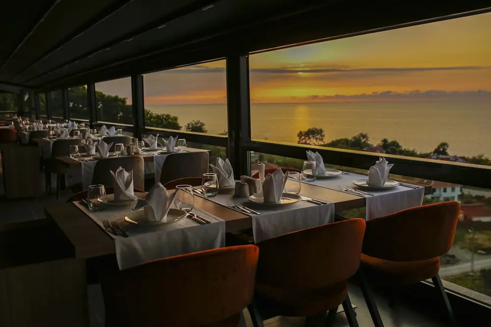 Yason Blue Hotel