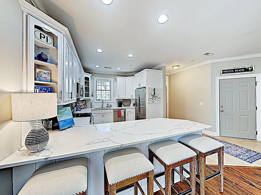 New Listing! Beach Chic Townhouse W/ Pool Access Townhouse