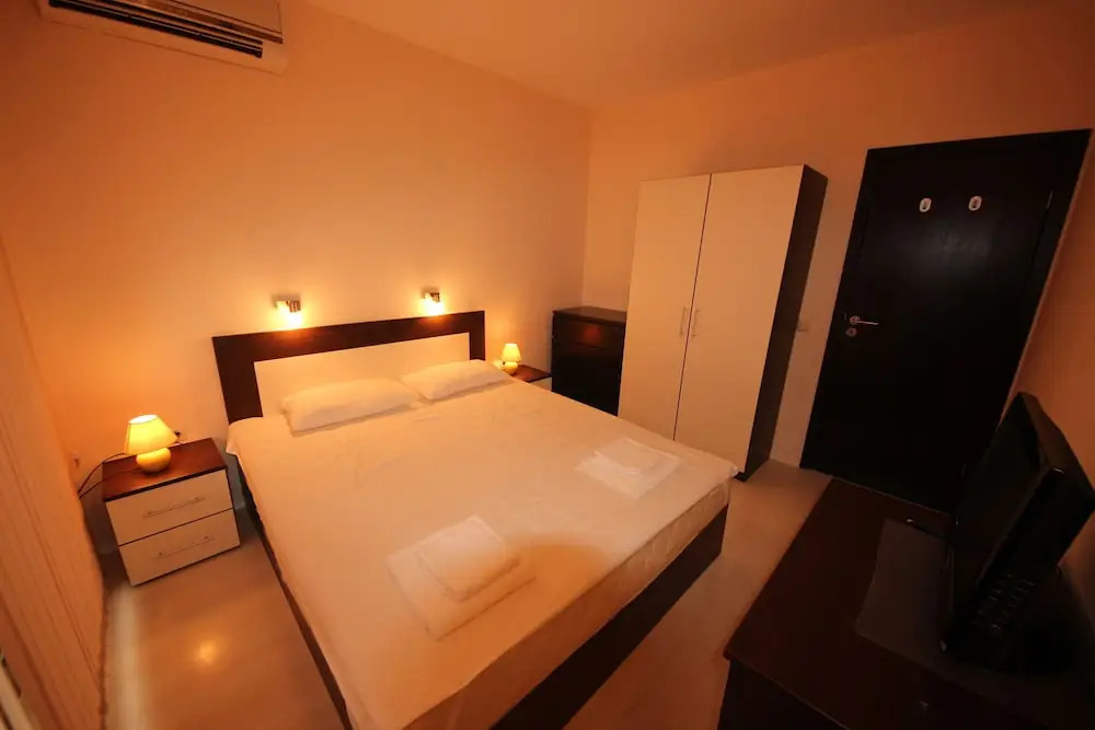 Azur Apartments