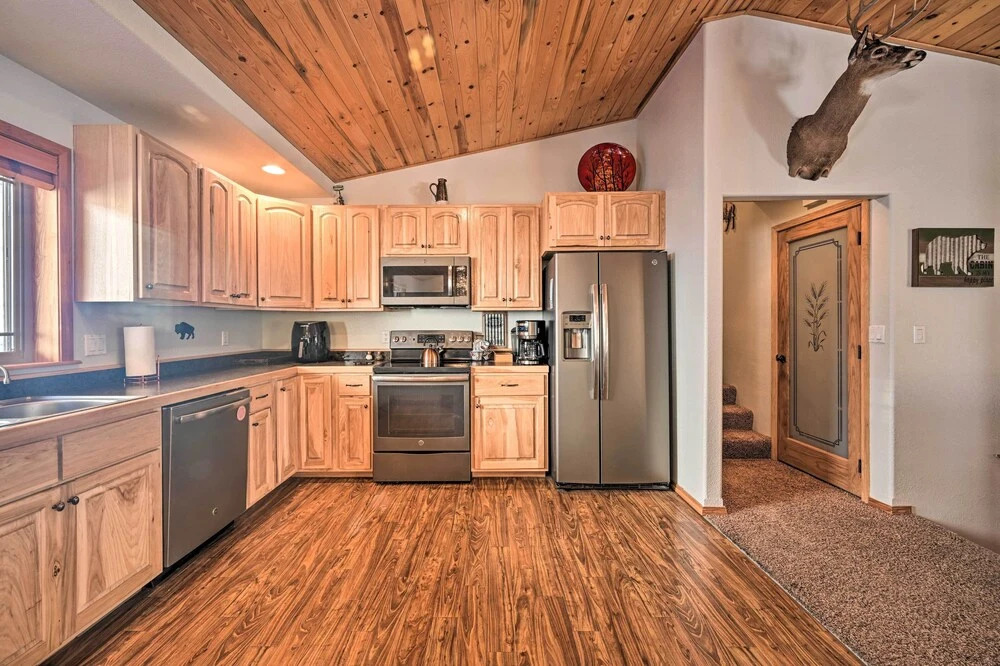Peaceful Superior Home w/ Fire Pit & Mtn View