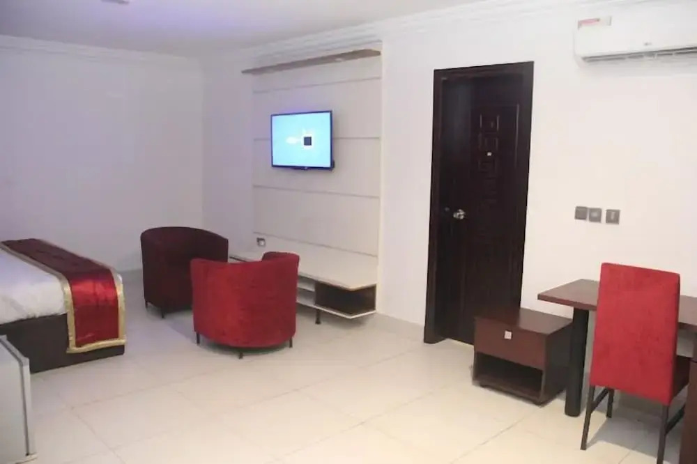 AM 2 PM Hotel and Suites