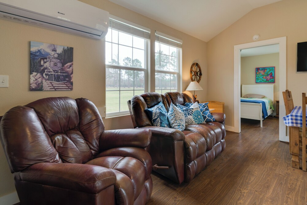 Tranquil Plantersville Cabin: Farm Animals On-site