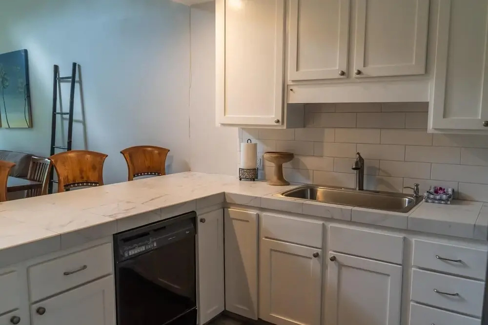 Rare 2 Bedroom + Loft Townhouse on the North Shore
