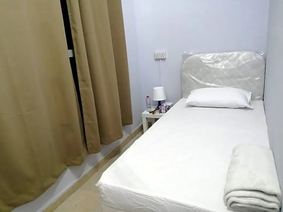 AlBarsha 1 Hostel by PHM