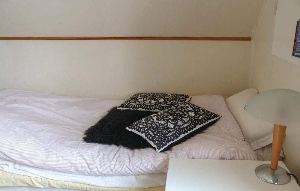 Stunning Home in Blomsterdalen With 3 Bedrooms and Wifi