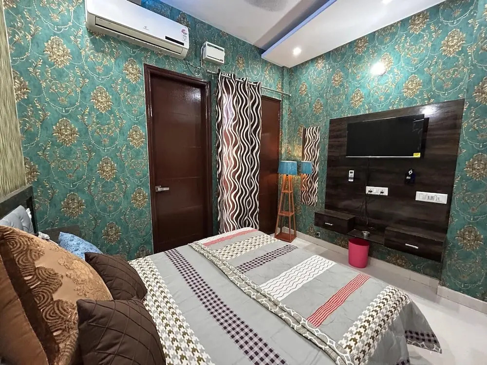 Entire 3bhk Luxury Flat in Zirakpur-Panchkula-Chandigarh-Mohali, Punjab, India