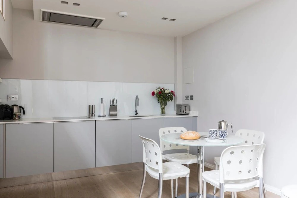 Central and Modern Split Level 2BR Covent Garden Apt