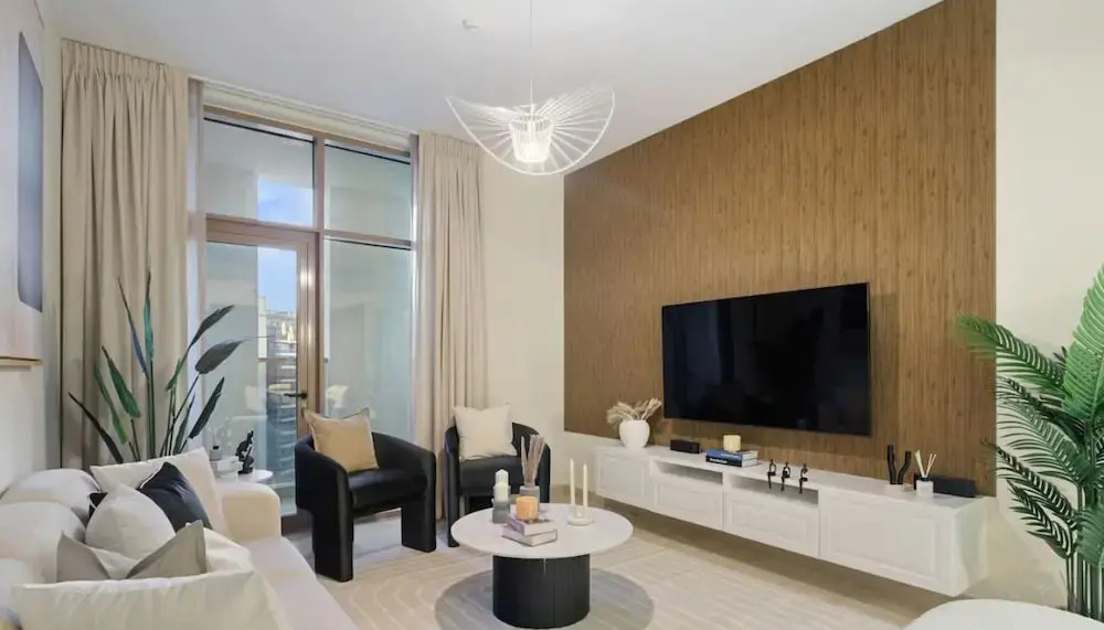 Stylish 2BR With Canal Burj View Near Dubai Mall