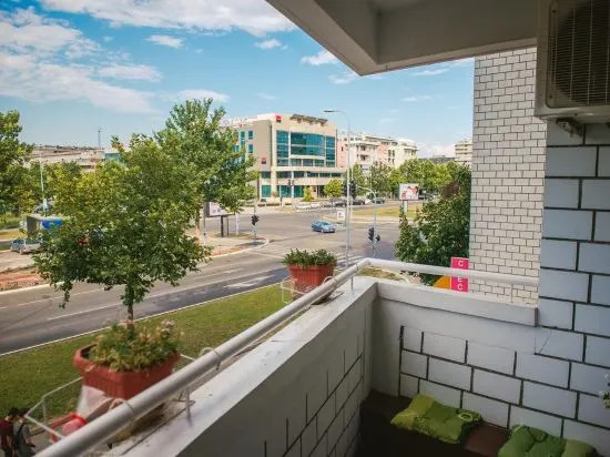 Apartment Arena White
