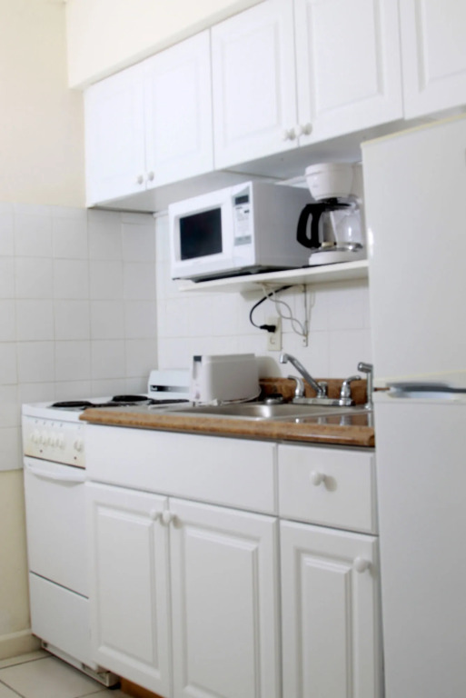 Diane Oceanfront Suites