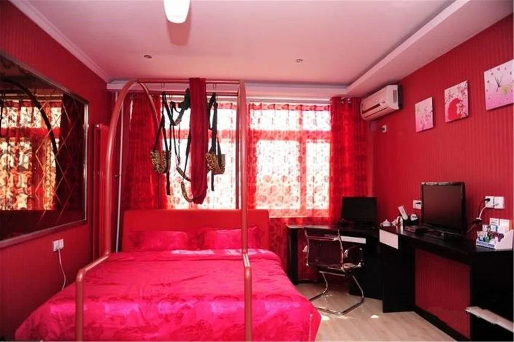 Friday Theme Guesthouse Branch Two