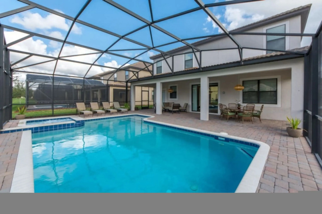 7 Bed Sophisticated Champions Gate Pool Home