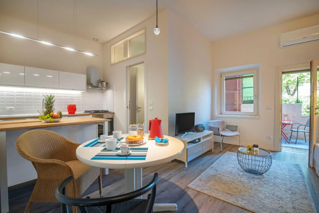 Snug Apartment With Private Courtyard M0270422677