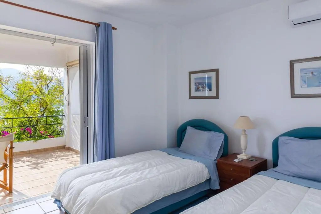 Porto sea view house - 15min from Athens airport - AC - WIFI - PARKING