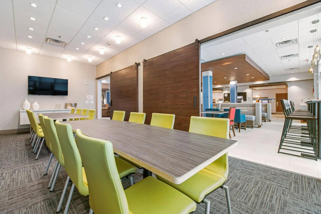 Holiday Inn Express & Suites - Carrollton West by IHG