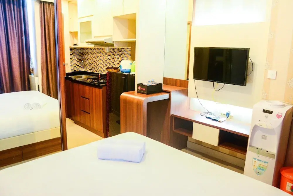 Comfortable Studio near Salemba Area at Capitol Park Apartment By Travelio