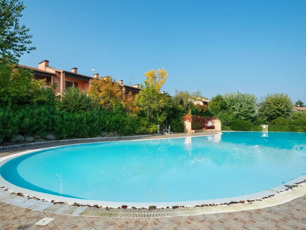 Luxurious Holiday Home in Lombardy With Shared Pool