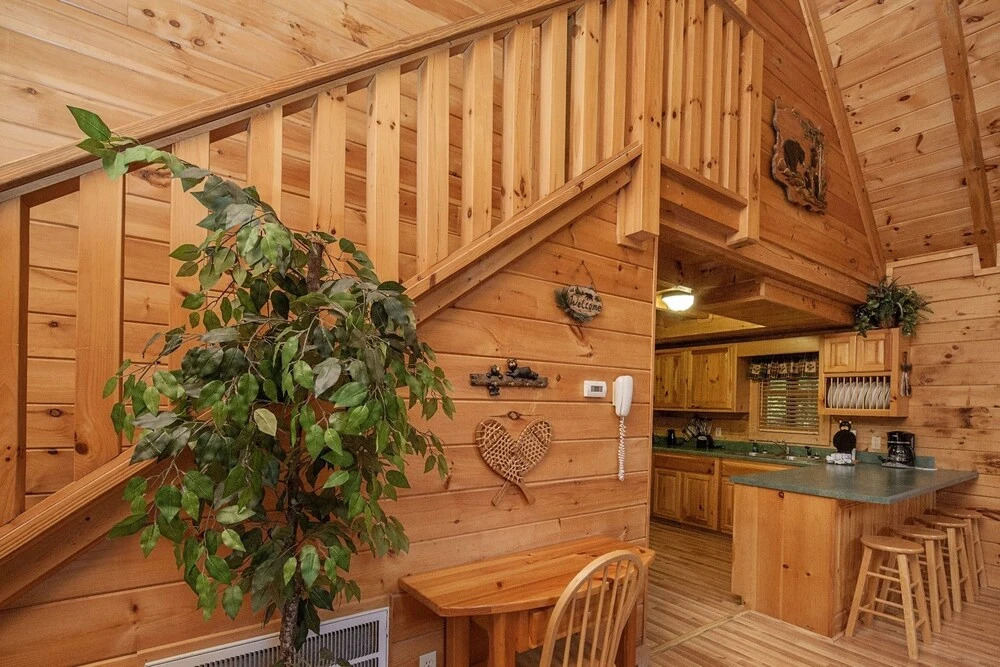 Er302 - Best Of Times Great Location-close To Town 2 Bedroom Cabin by RedAwning