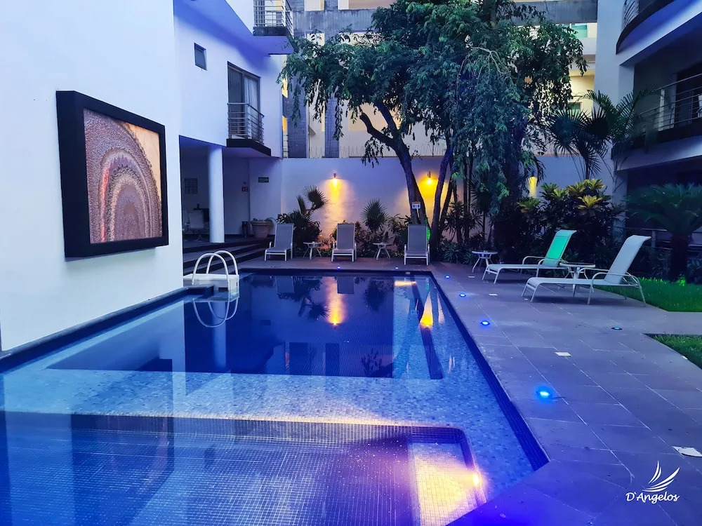 Dangelos 5ta Avenida Hotel