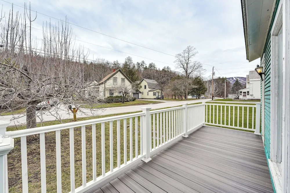 Lovely Ludlow Farmhouse ~ 1 Mi to Town & Slopes!