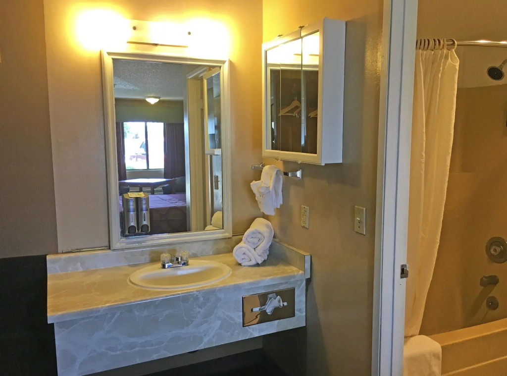 Americas Best Value Inn - Carson City