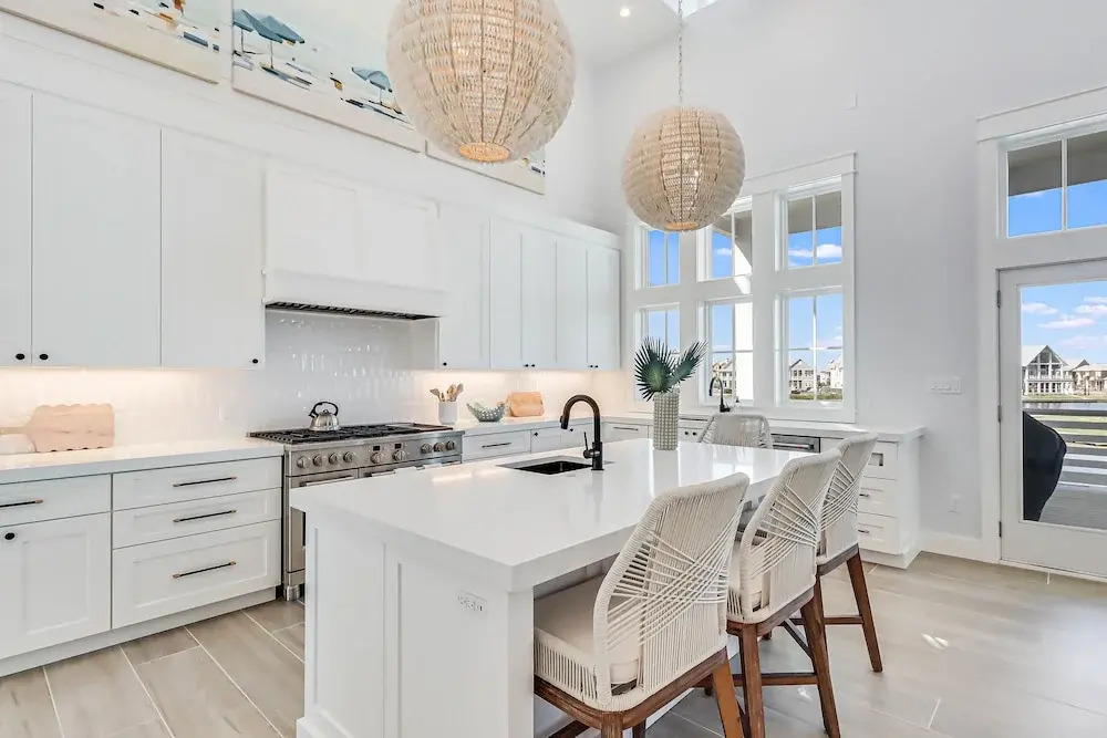 Lakeside Luxury 230 LAK