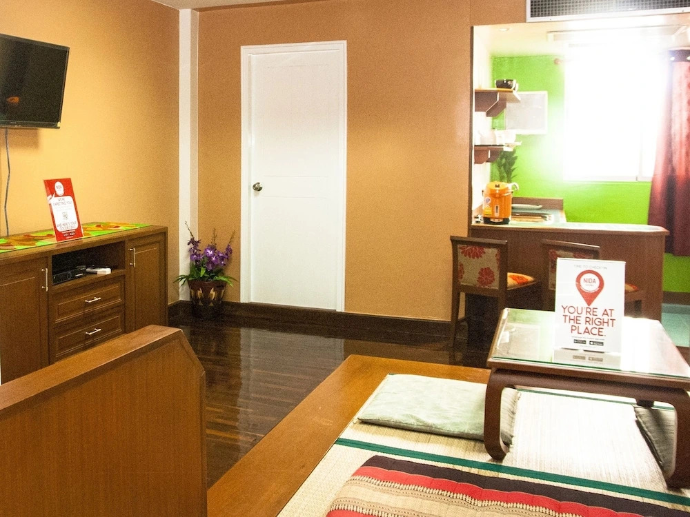 NIDA Rooms Sathorn 170 Embassy