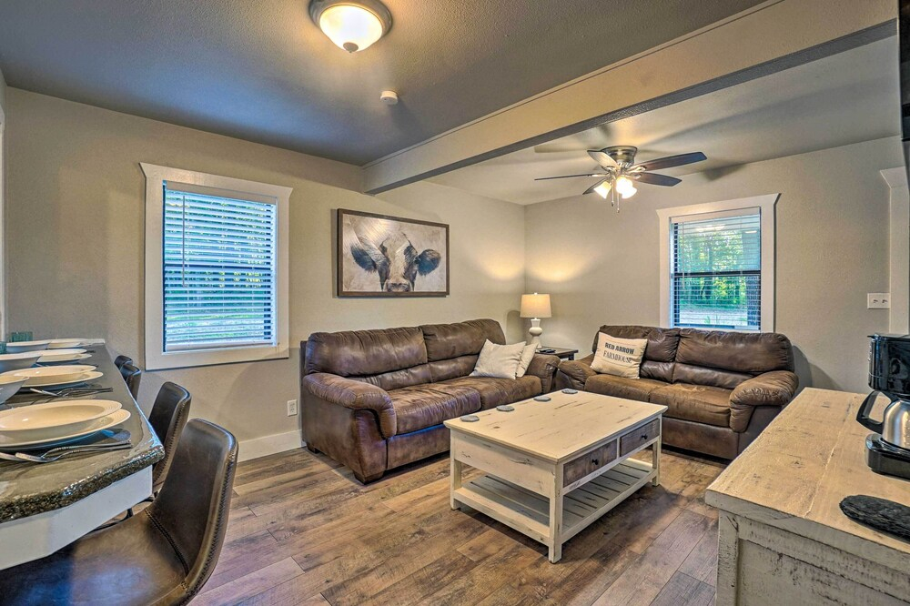 Peaceful Broken Bow Cottage w/ Fire Pit!