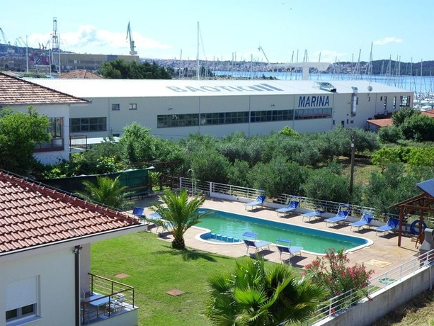 Apartments Porto Samaria