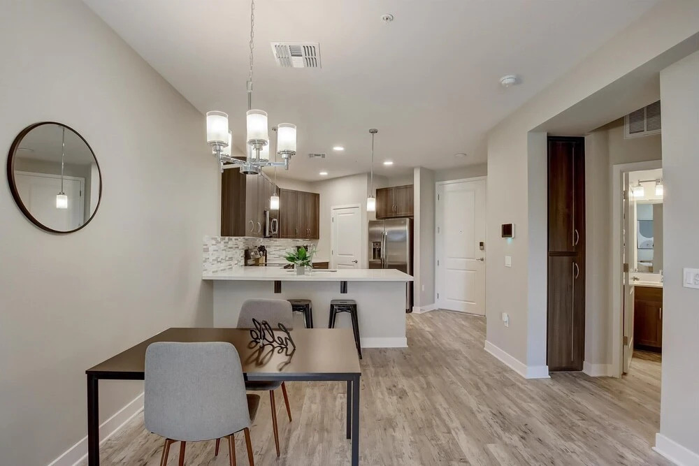 FRONTDESK Montreux Apts Northeast Phoenix
