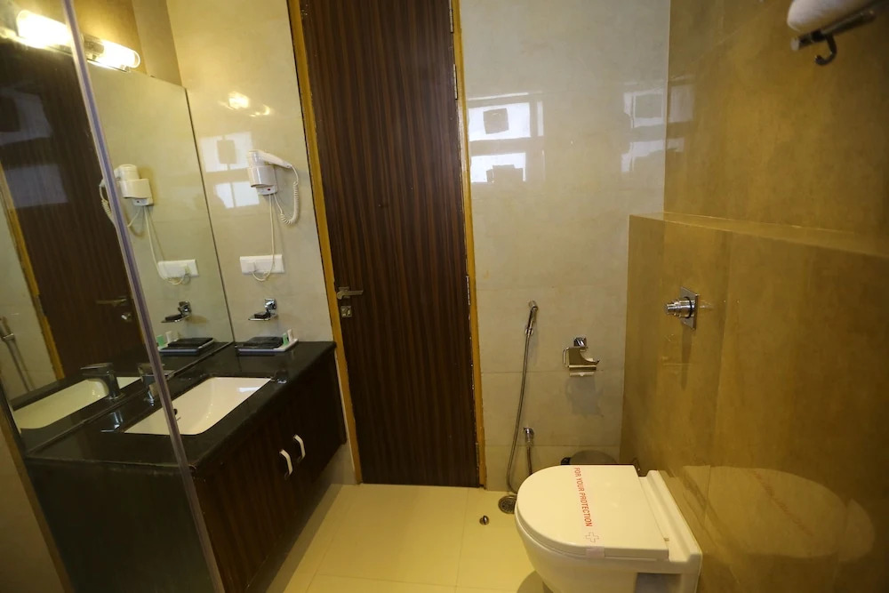 Hotel Gurveer Royal