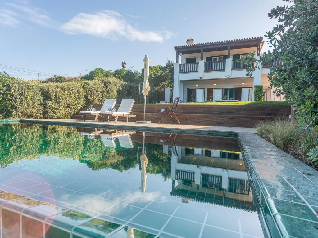 Villa Osiris (AL) in Colares