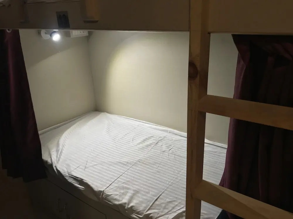 Homestay at Kashmiri Gate Metro & Old Delhi Railway Station