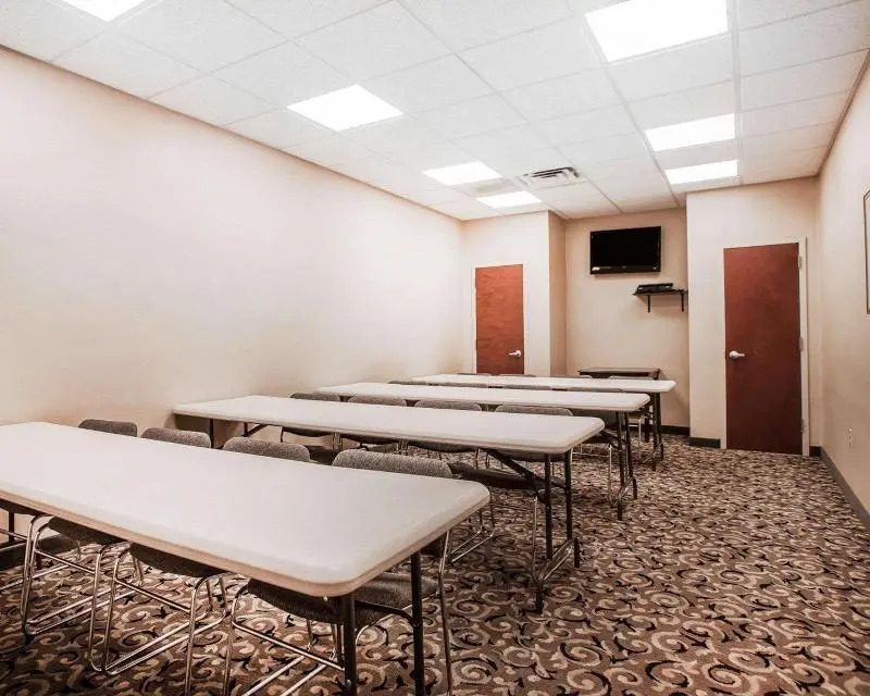 Comfort Suites