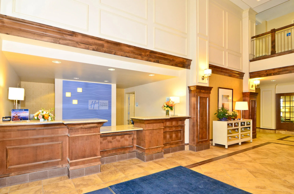 Holiday Inn Express & Suites - Williston by IHG