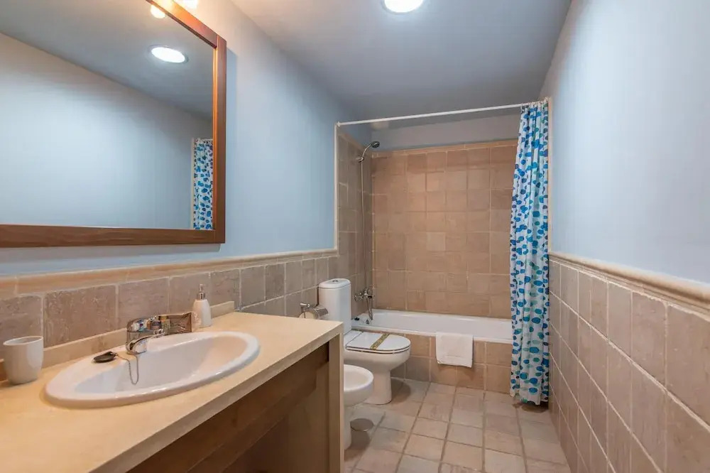 Golfside Stay for 5 Guests