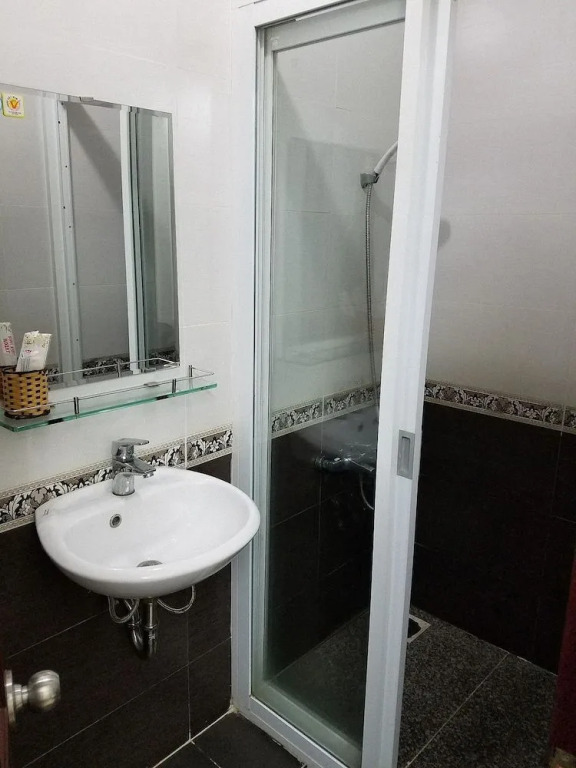 Đình Đinh Hotel