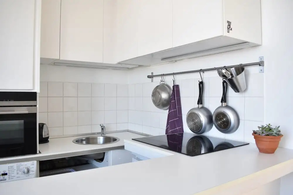 1 Bedroom Apartment Near Champs Elysee