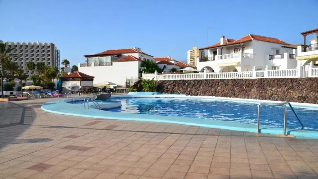 Modern studio in complex Paraiso Royal, LA95