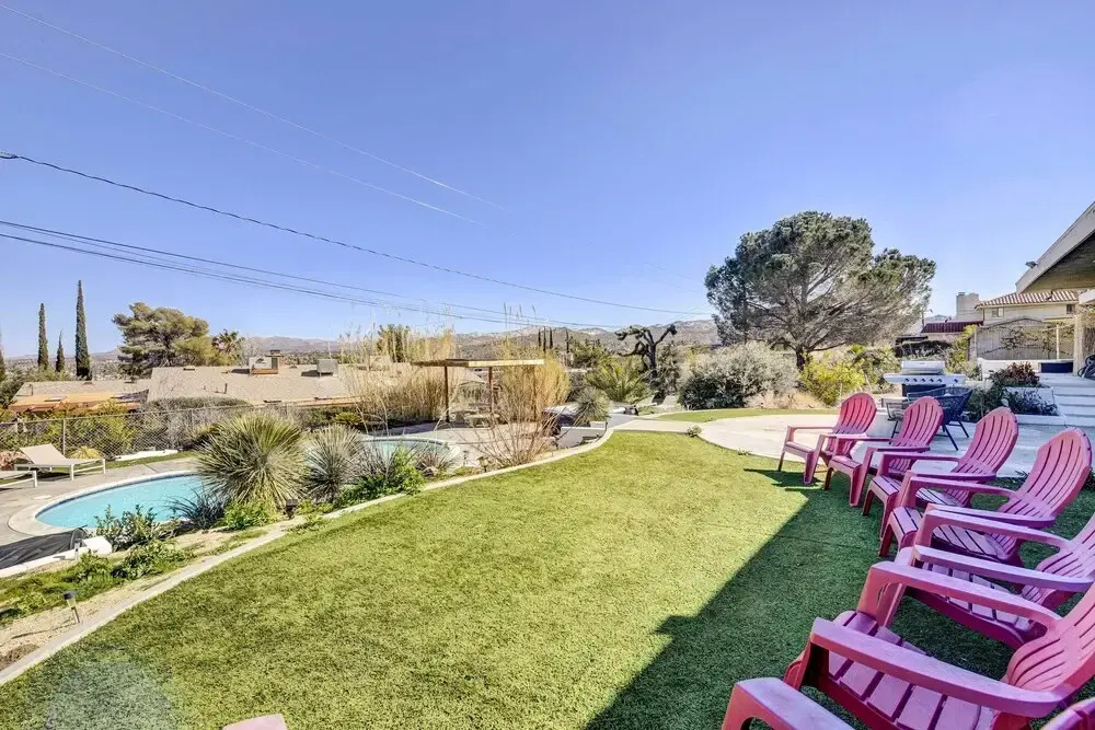 Tranquil Home w/ Pool - 14 Mi to Joshua Tree!