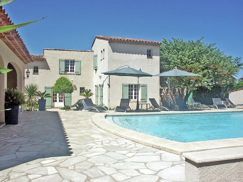 Sprawling Villa in Saint-tropez With Swimming Pool