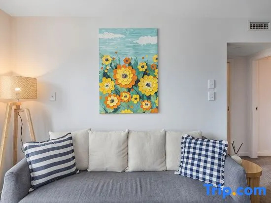 Newtown Tranquility Spacious 2-Bedroom Apartment