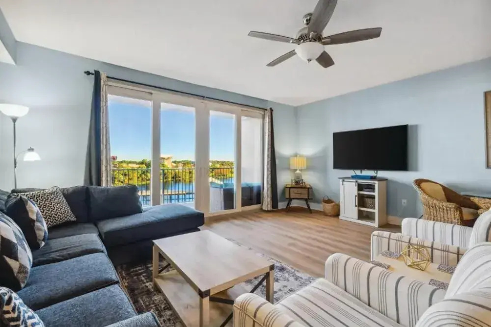 Laketown Wharf 317