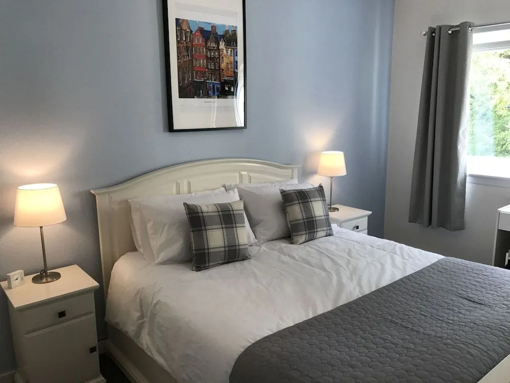 Chessels Court Apartment