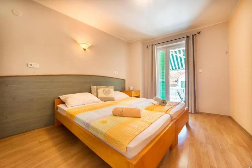 Apartments with WiFi Vodice - 18832